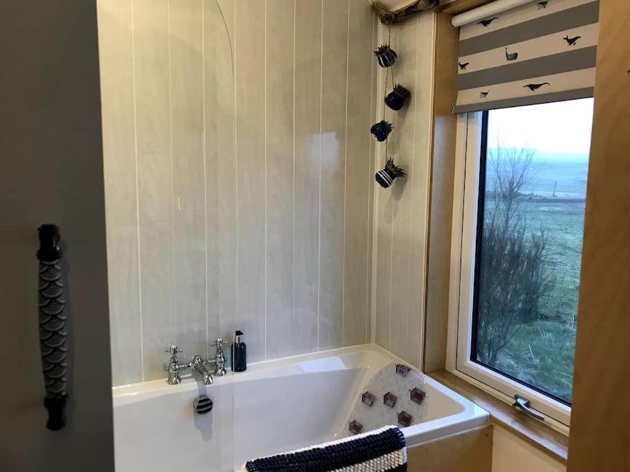 Hotel The Beach Hut Orbost Esterno foto